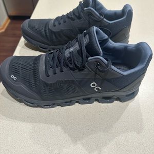 On cloud mens Cloud Ace size 11